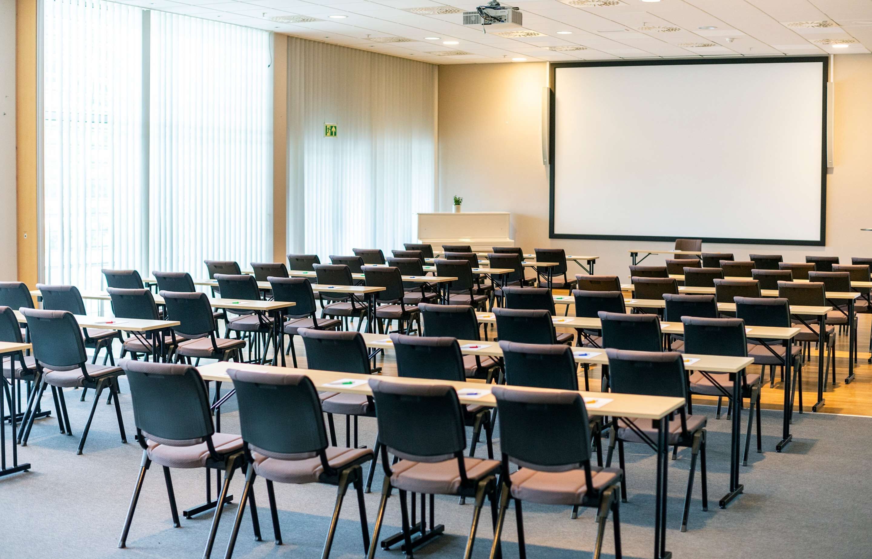 hypo-allergenic bedding, pillow-top beds, desk, blackout curtains