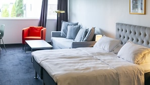 Hypo-allergenic bedding, pillow-top beds, desk, blackout curtains - Aiden by Best Western Haugesund Airport (Karmoy)