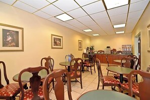 Restaurant - Baymont by Wyndham Louisville Southwest (Louisville)