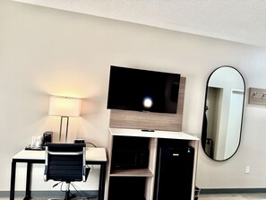 Suite, 1 Queen Bed, Non Smoking - Baymont by Wyndham Louisville Southwest (Louisville)