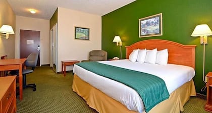 Baymont by Wyndham Louisville Southwest