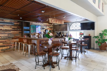 Coffee shop. Aarchway Inn