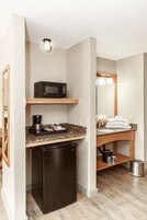 Family Suite, Multiple Beds, Refrigerator & Microwave | Room amenity
