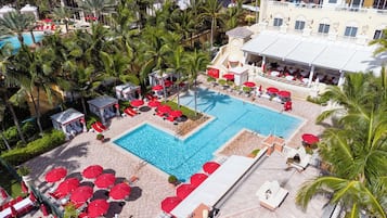 3 utomhuspooler, cabanor (tilläggsavgift) och parasoller