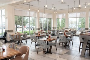 Breakfast, lunch and dinner served - Holiday Inn Effingham by IHG (Effingham)