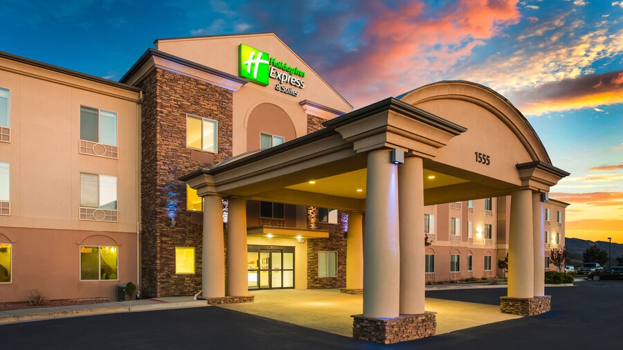 Holiday Inn Express & Suites Cedar City by IHG