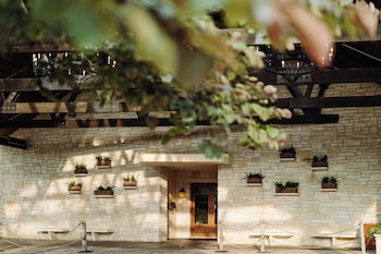 Hotel exterior and entrance at Hyatt Vacation Club at Wild Oak Ranch, San Antonio