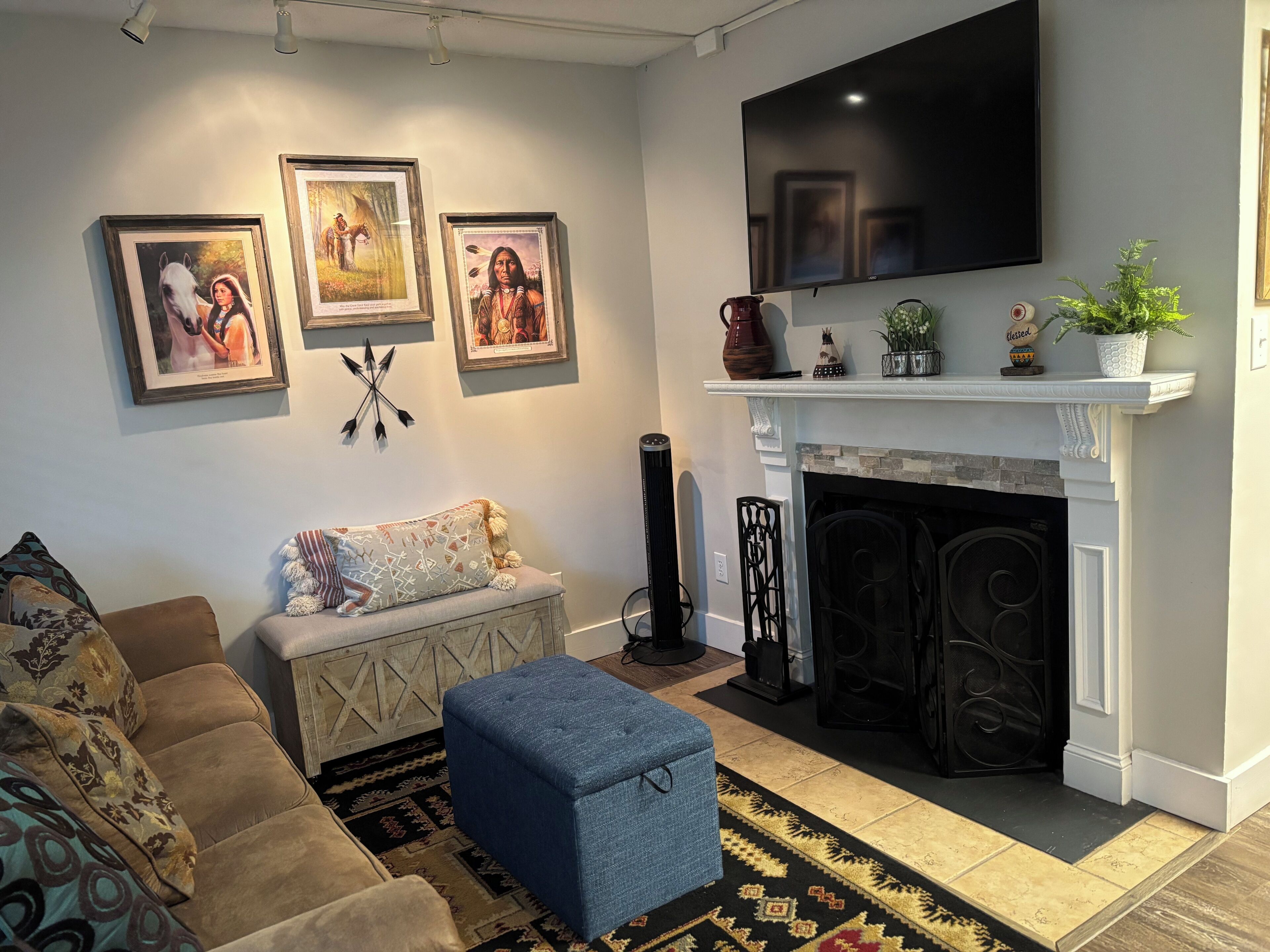 Condo, 1 Bedroom (106) | Living area | TV, fireplace
