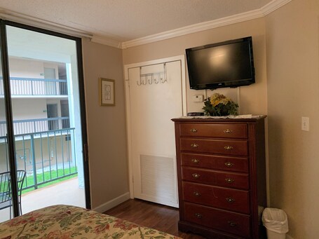 Oak Square Rentals - Image 9