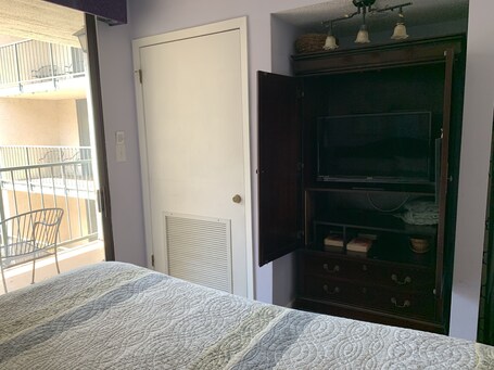 Oak Square Rentals - Image 7