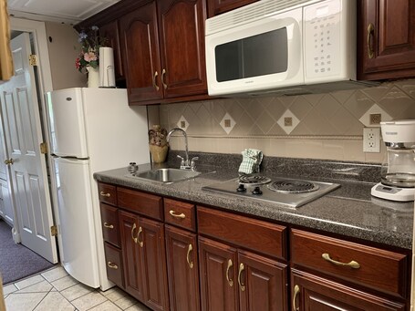 Oak Square Rentals - Image 37