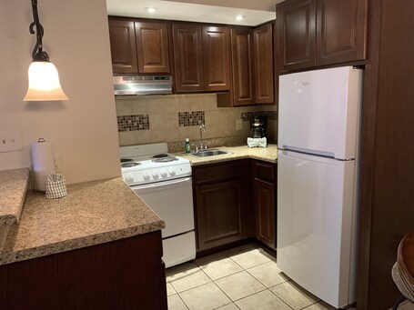 Oak Square Rentals - Image 1