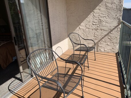 Oak Square Rentals - Image 15