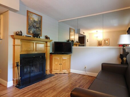 Oak Square Rentals - Image 23