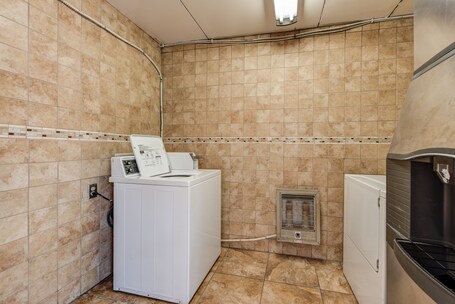 Oak Square Rentals - Image 44
