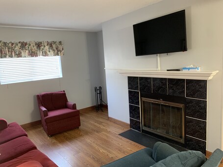 Oak Square Rentals - Image 158