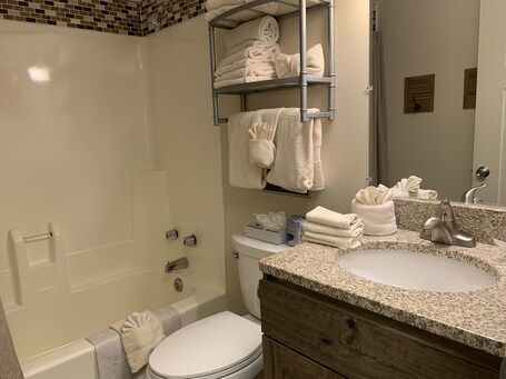 Oak Square Rentals - Image 21