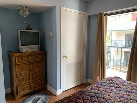 Oak Square Rentals - Image 10