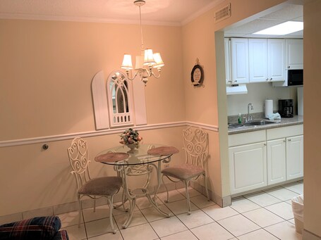 Oak Square Rentals - Image 5