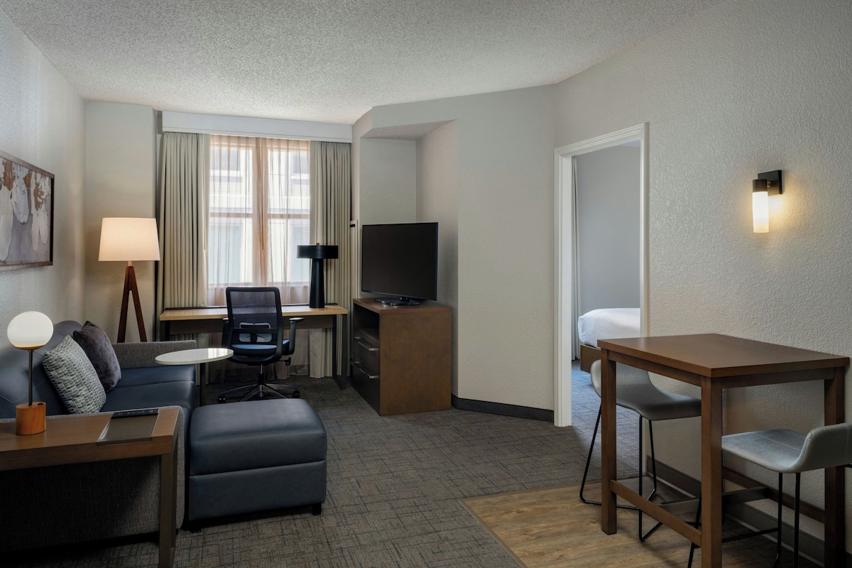 In-room safe, desk, laptop workspace, blackout drapes