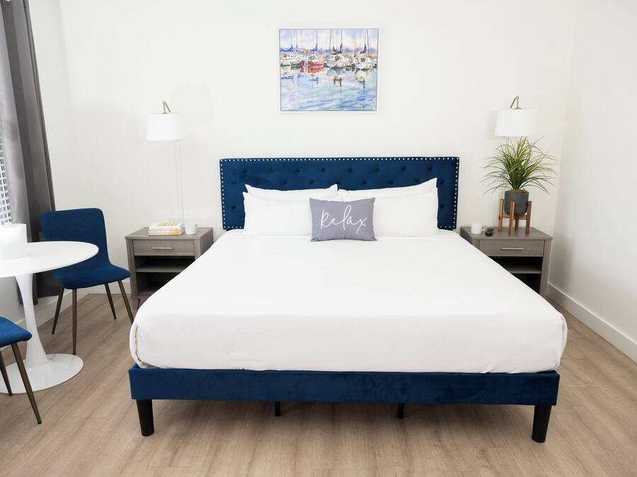 Blackout curtains, free WiFi, bed sheets