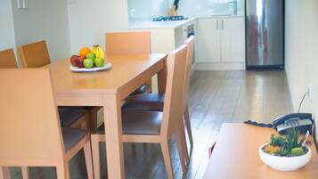 Executive Apartment, 2 Bedrooms | Living area