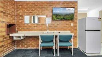 Quarto família, cozinha americana | Cofres nos quartos, cortinas blackout, quartos à prova de som