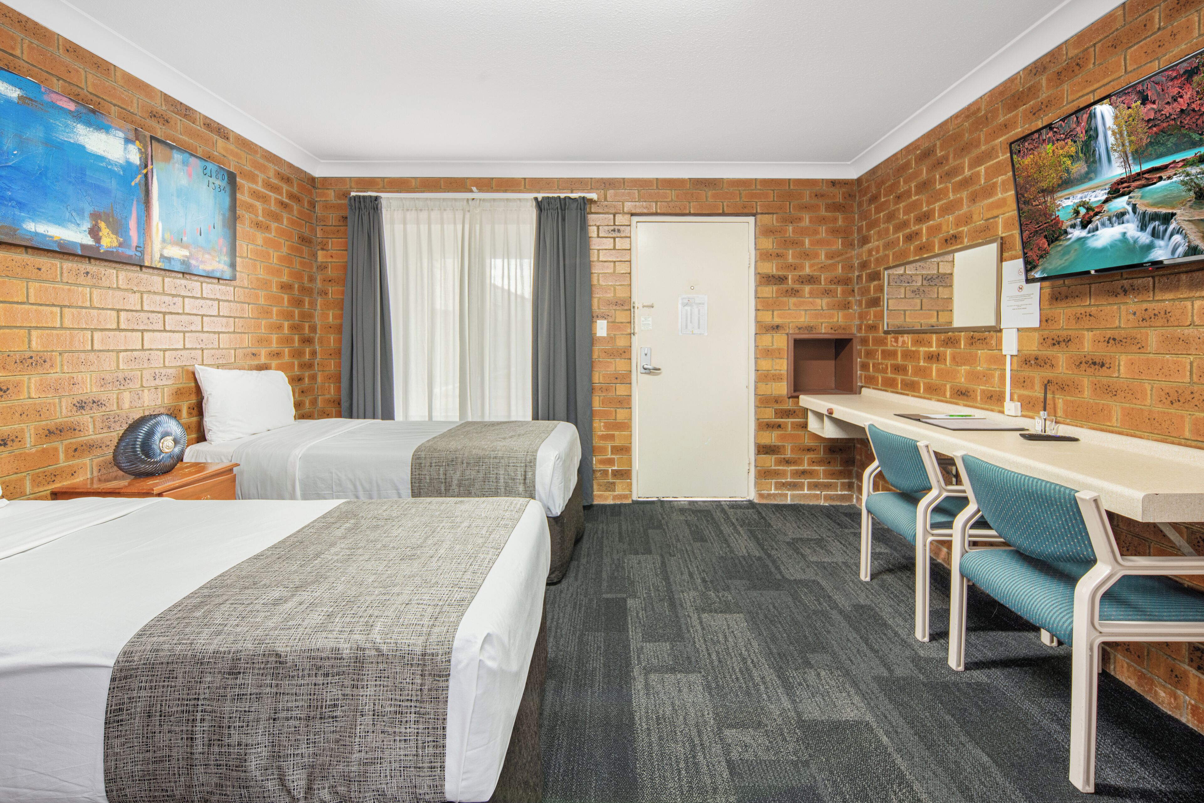 Family Room, Kitchenette | In-room safe, blackout drapes, soundproofing, iron/ironing board