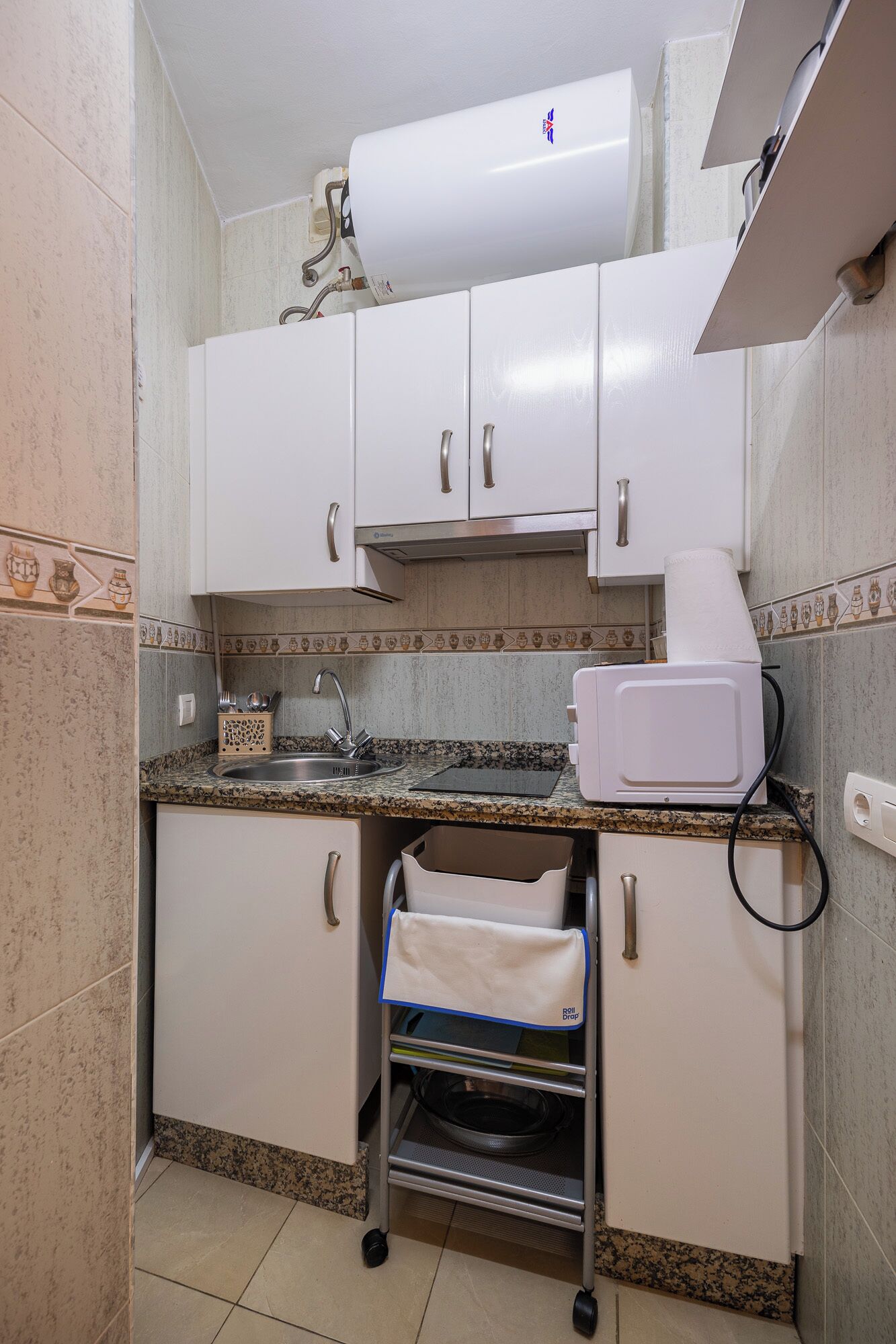 nearby apartment for 2 people | private kitchen