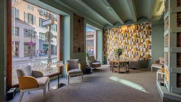 Sala de estar en el lobby