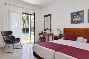 Double Room, 1 Double or 2 Twin Beds, Garden Area (Pool Acces) | In-room safe, desk, iron/ironing board, free WiFi - Hotel Daniya Denia (Denia)
