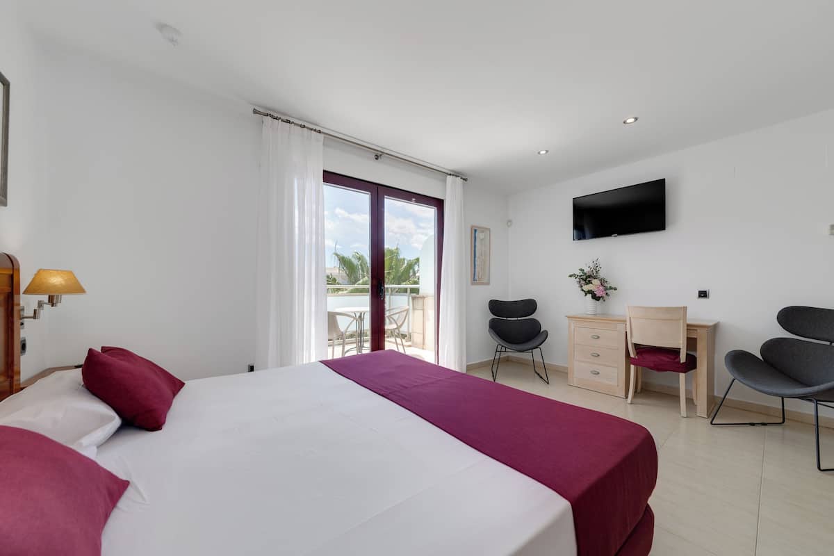 Double Room, Balcony, Garden View