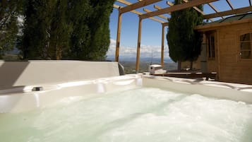 Bañera de hidromasaje al aire libre