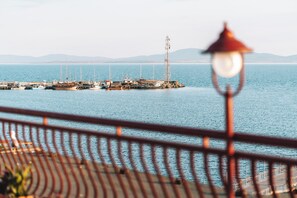 2 من البارات/الاستراحات