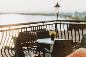 2 من البارات/الاستراحات