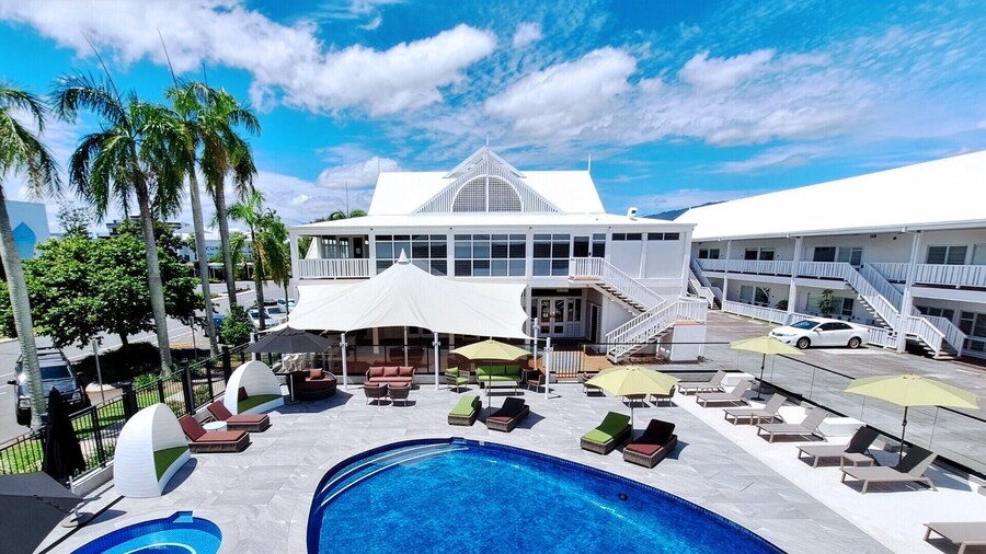 Ramada By Wyndham Cairns City Centre