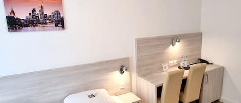 Camera doppia, 1 letto matrimoniale | Minibar, cassaforte in camera, una scrivania, insonorizzazione