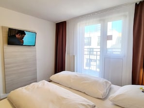 Double Room, 1 Double Bed | Minibar, in-room safe, desk, soundproofing