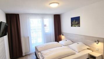 Double Room, 1 Double Bed | Minibar, in-room safe, desk, soundproofing
