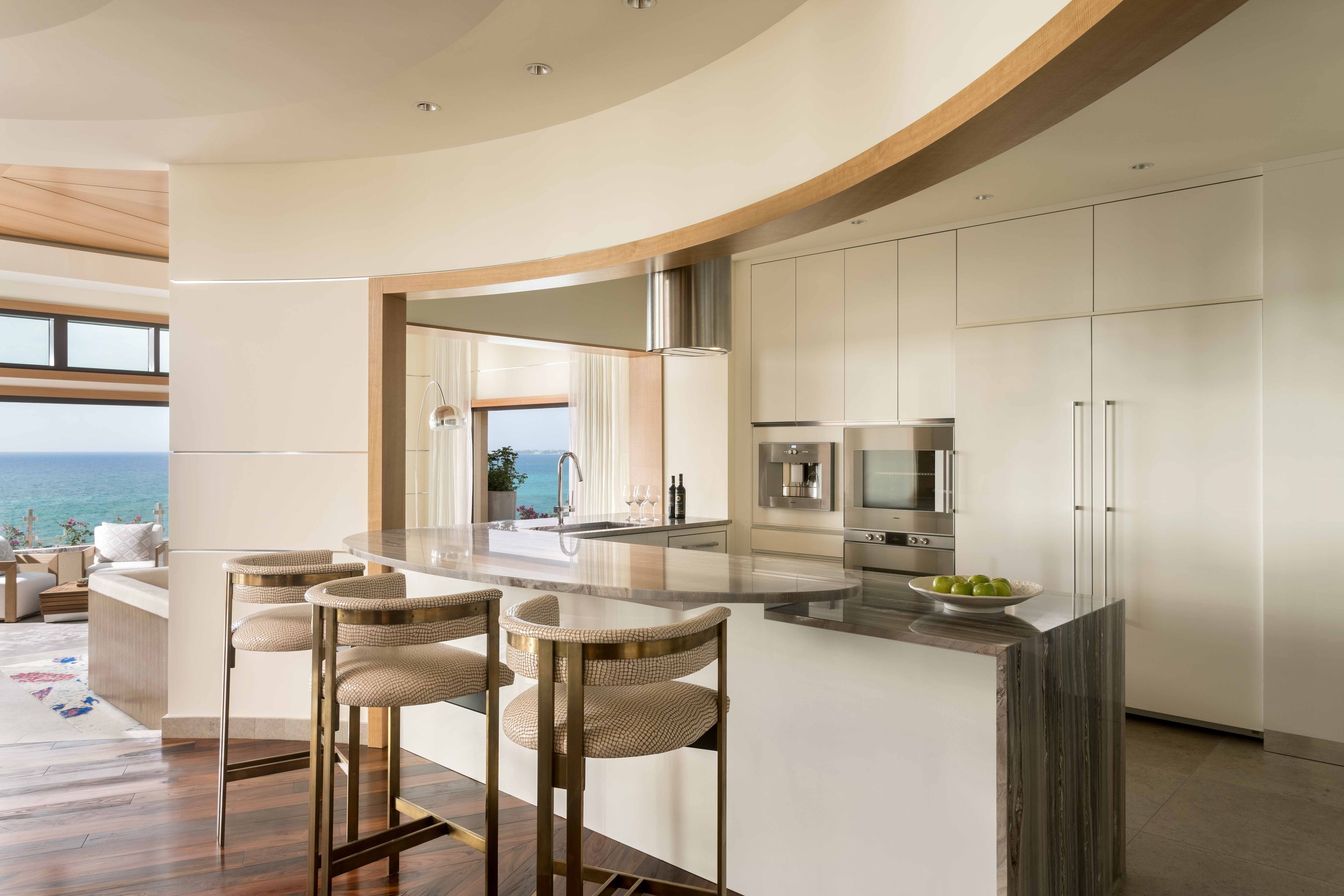 grand suite, 3 bedrooms, non smoking, balcony | private kitchen | high chair