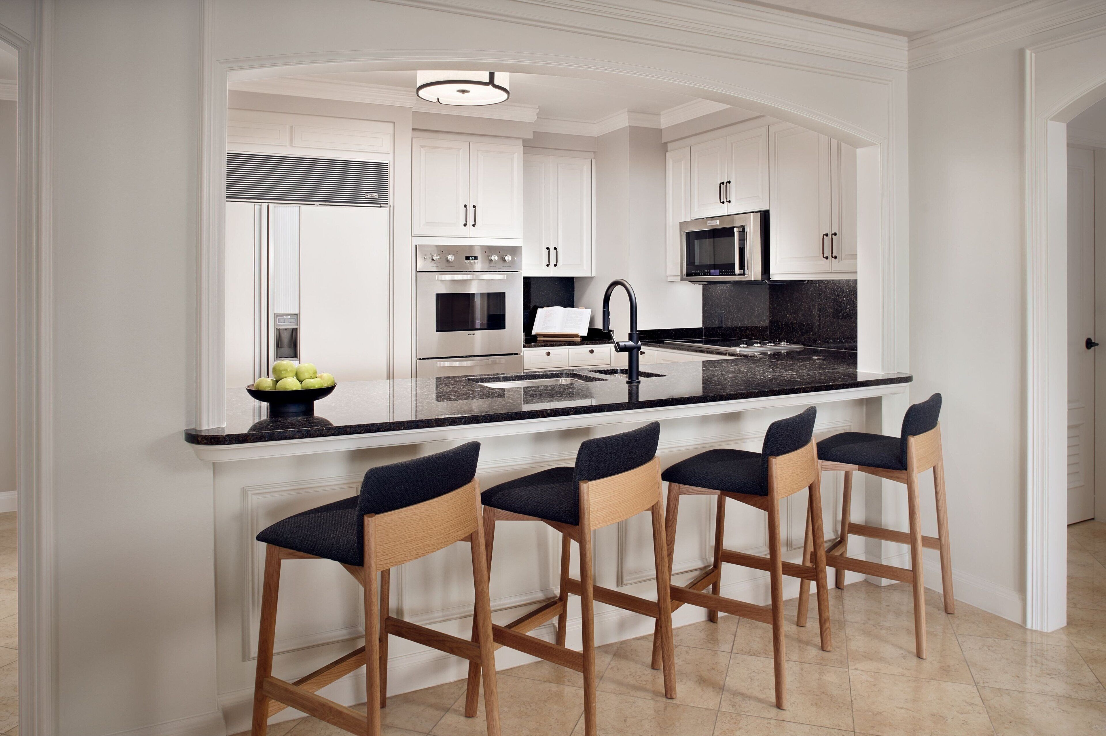 2 bars/lounges, poolside bar