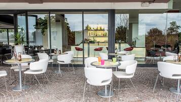 Bar (en la propiedad)