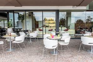 Bar (in der Unterkunft)