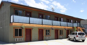 Exterior - Moose Creek Inn (West Yellowstone)
