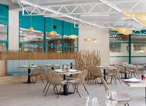 3 restaurants, breakfast, lunch, dinner served; international cuisine - Alua Tenerife (Puerto de la Cruz)