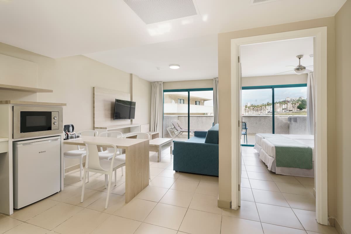 1 chambre, minibar, coffre-fort, bureau