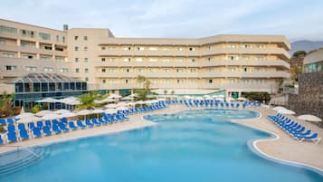 2 piscinas al aire libre, sombrillas, tumbonas