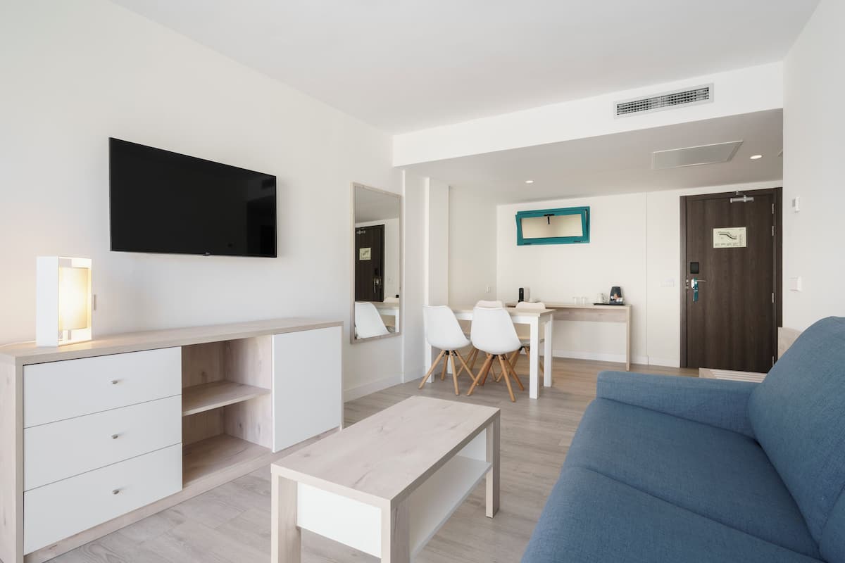 1 chambre, minibar, coffre-fort, bureau