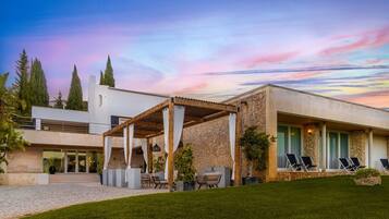 Fachada da propriedade