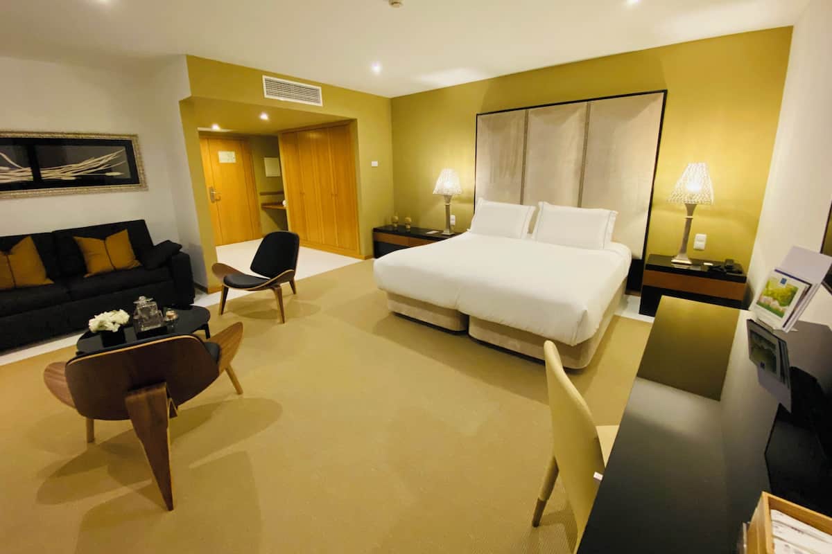 Minibar, in-room safe, desk, blackout drapes